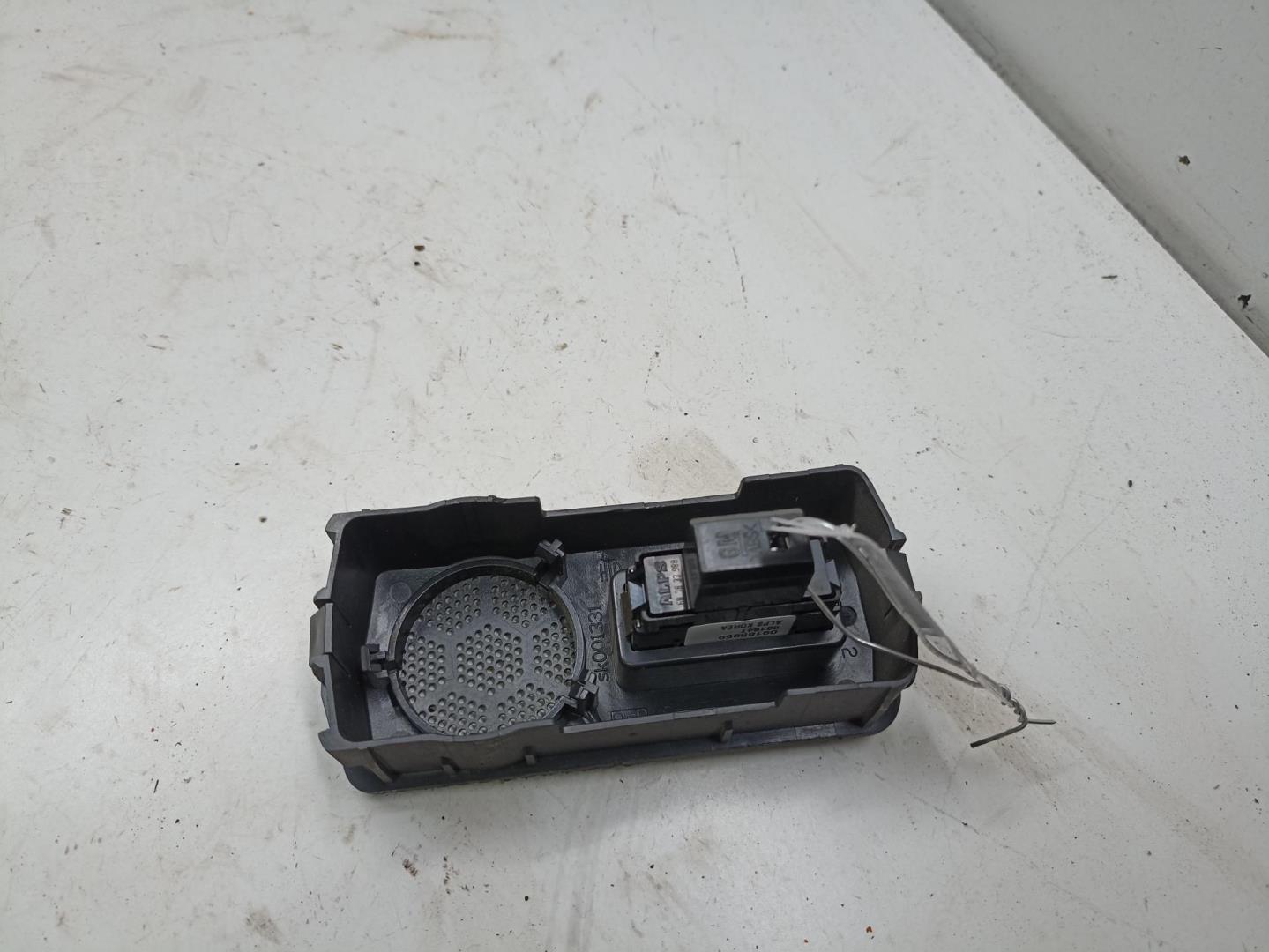 Кнопка стеклоподъемника