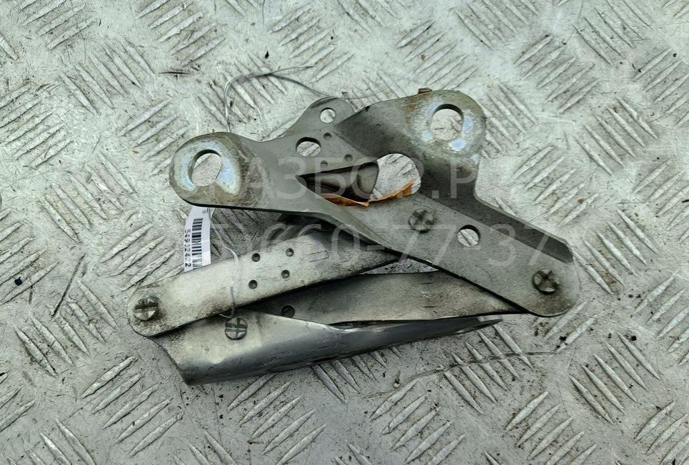 Петля капота левая