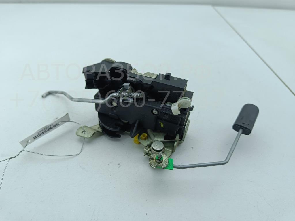 Замок двери передней левой