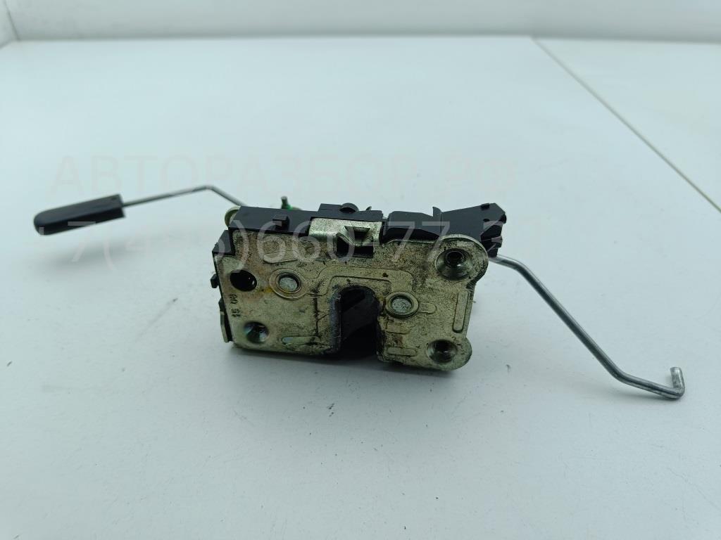 Замок двери передней левой