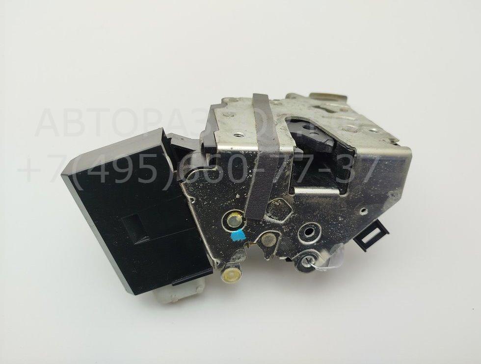 Замок двери передней правой