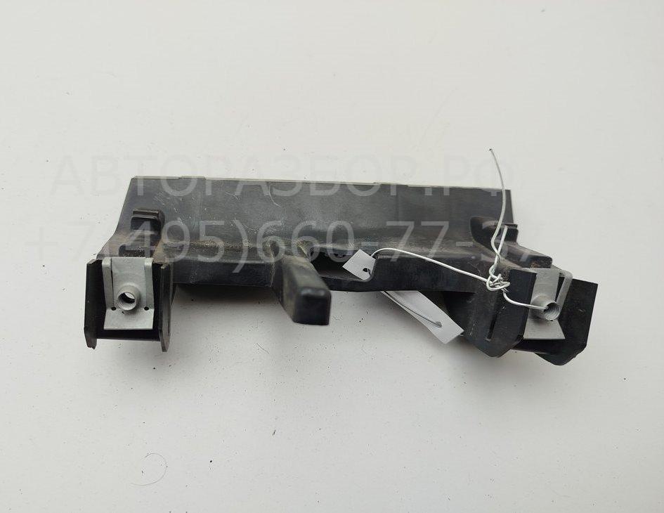 Кронштейн фар правый