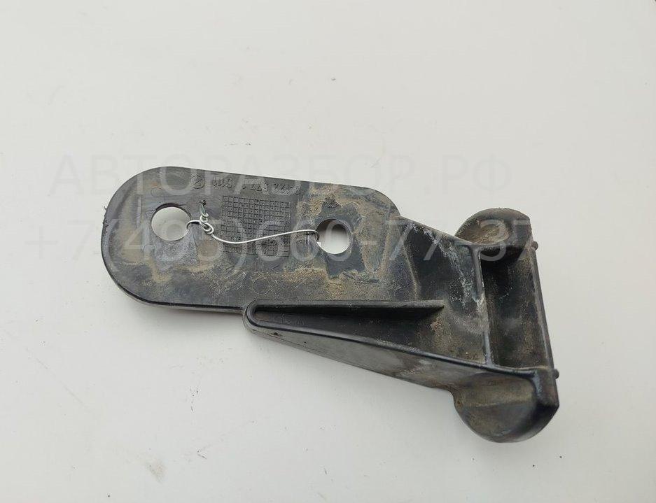 Кронштейн переднего бампера левый