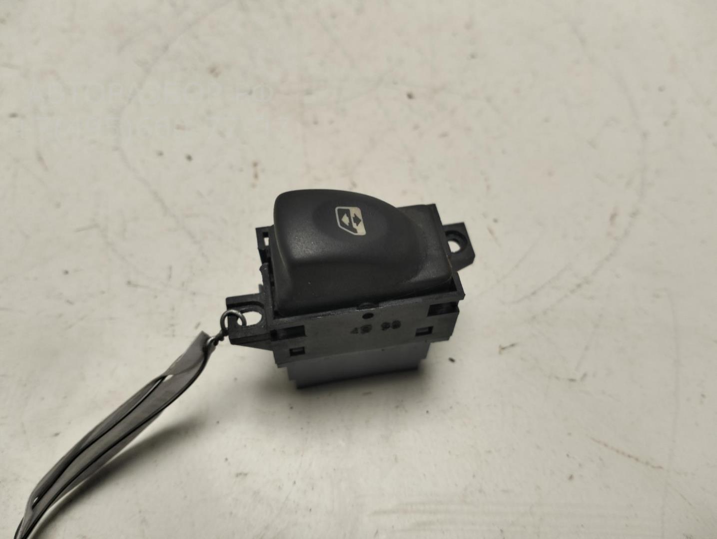 Кнопка стеклоподъемника