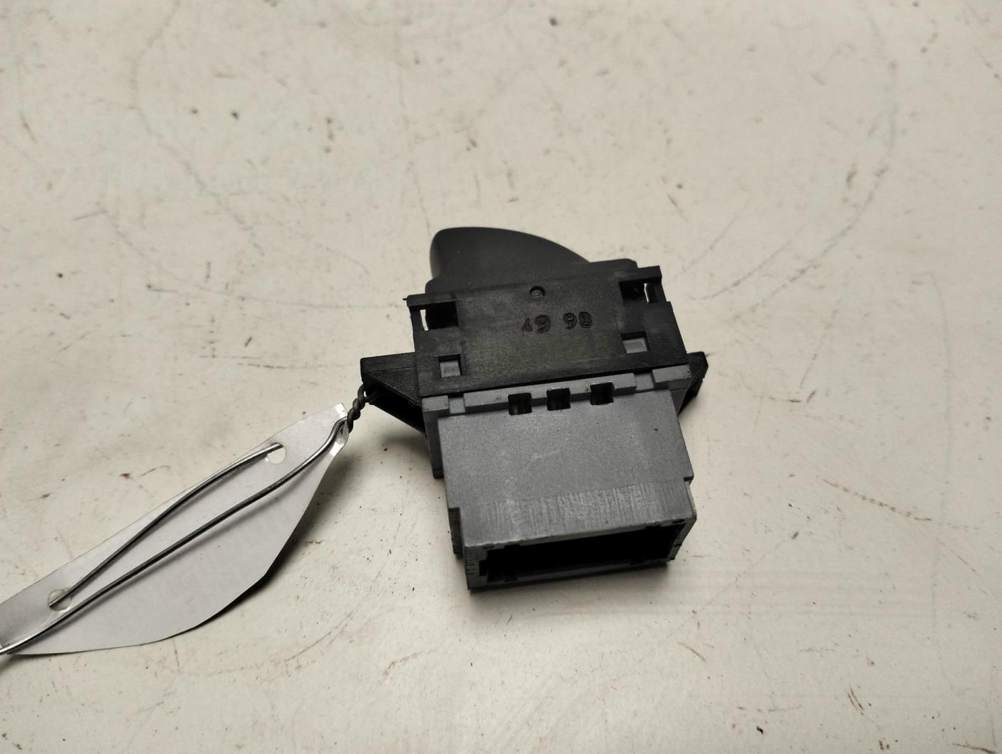 Кнопка стеклоподъемника