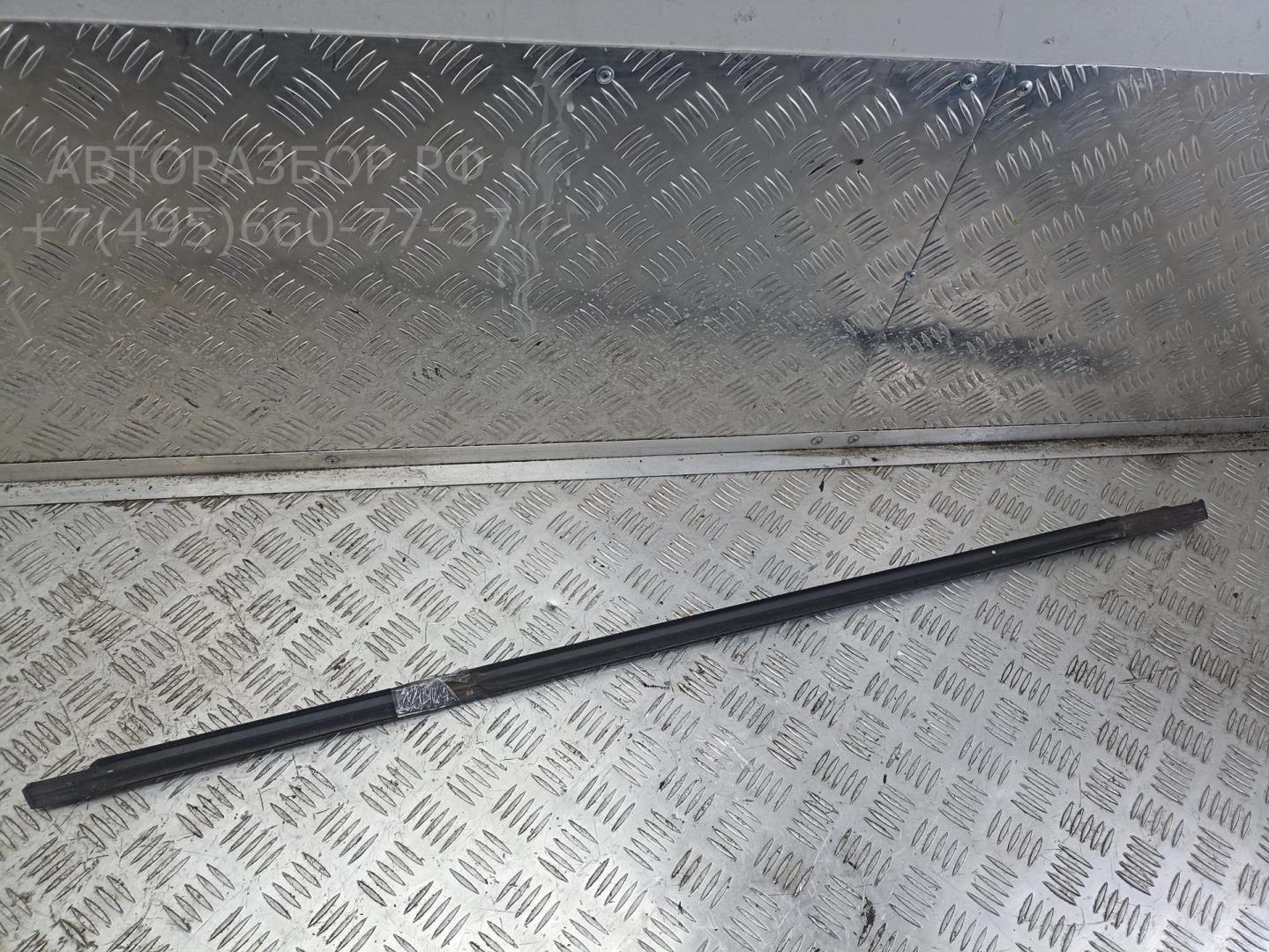 Накладка стекла заднего правого