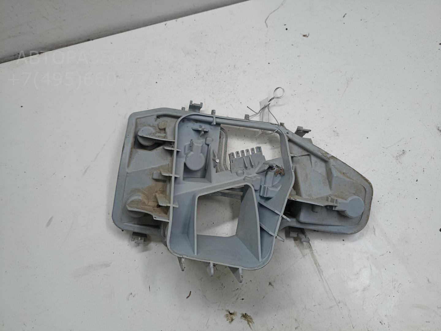 Плата заднего фонаря левого