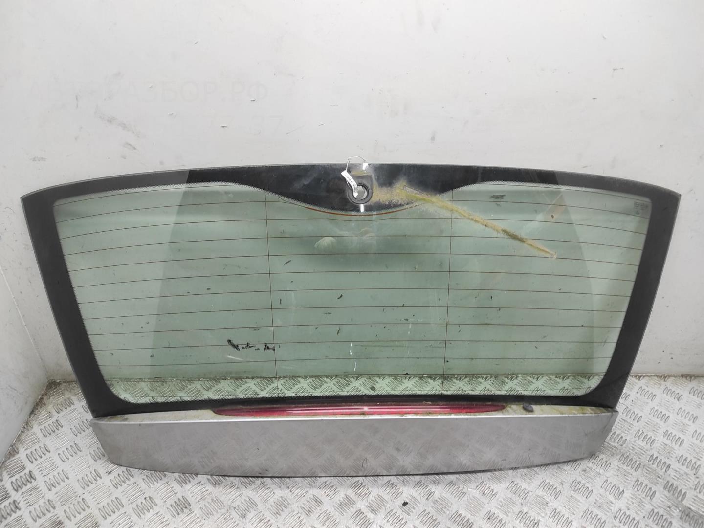 Стекло заднее