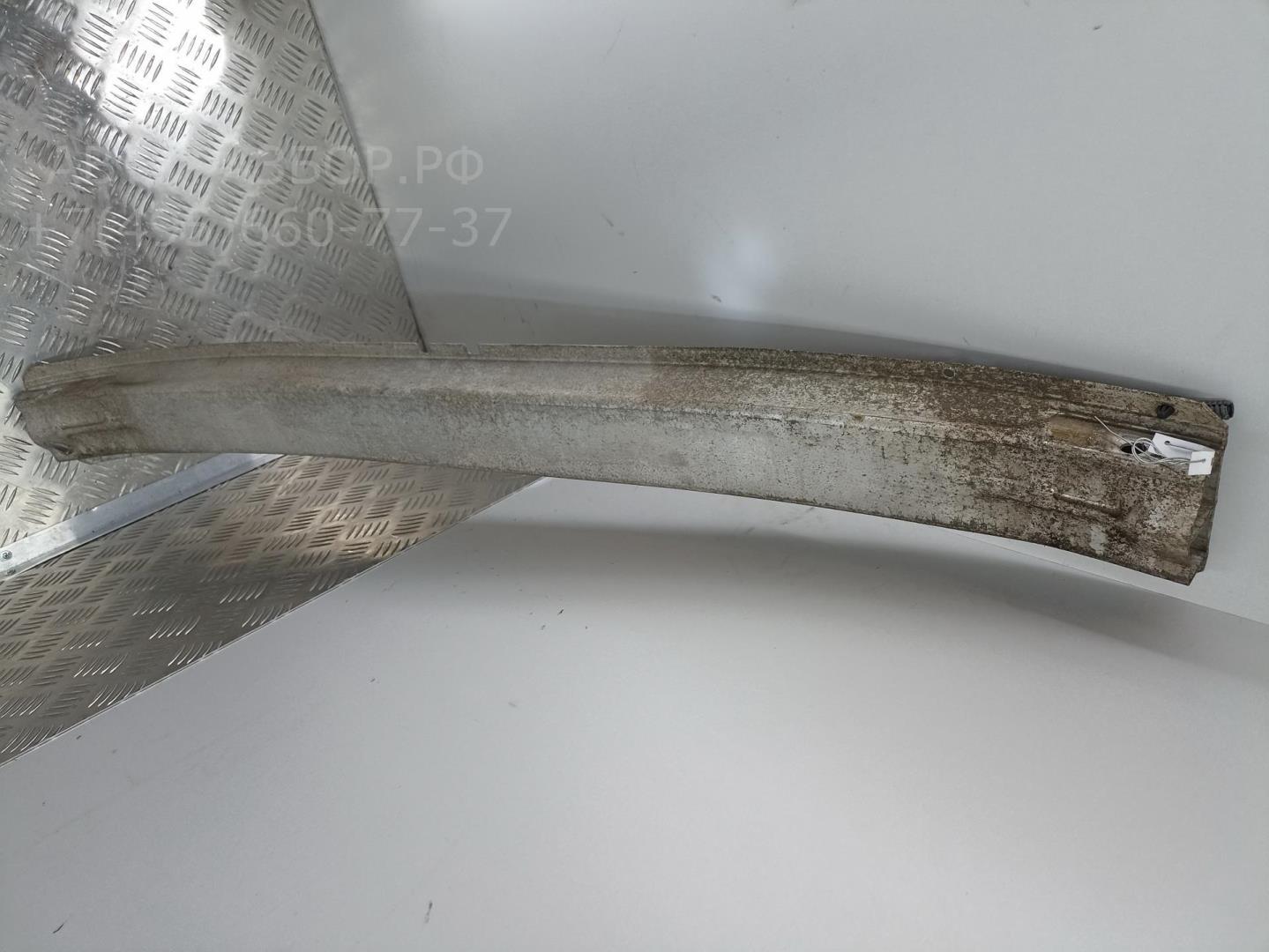 Усилитель переднего бампера