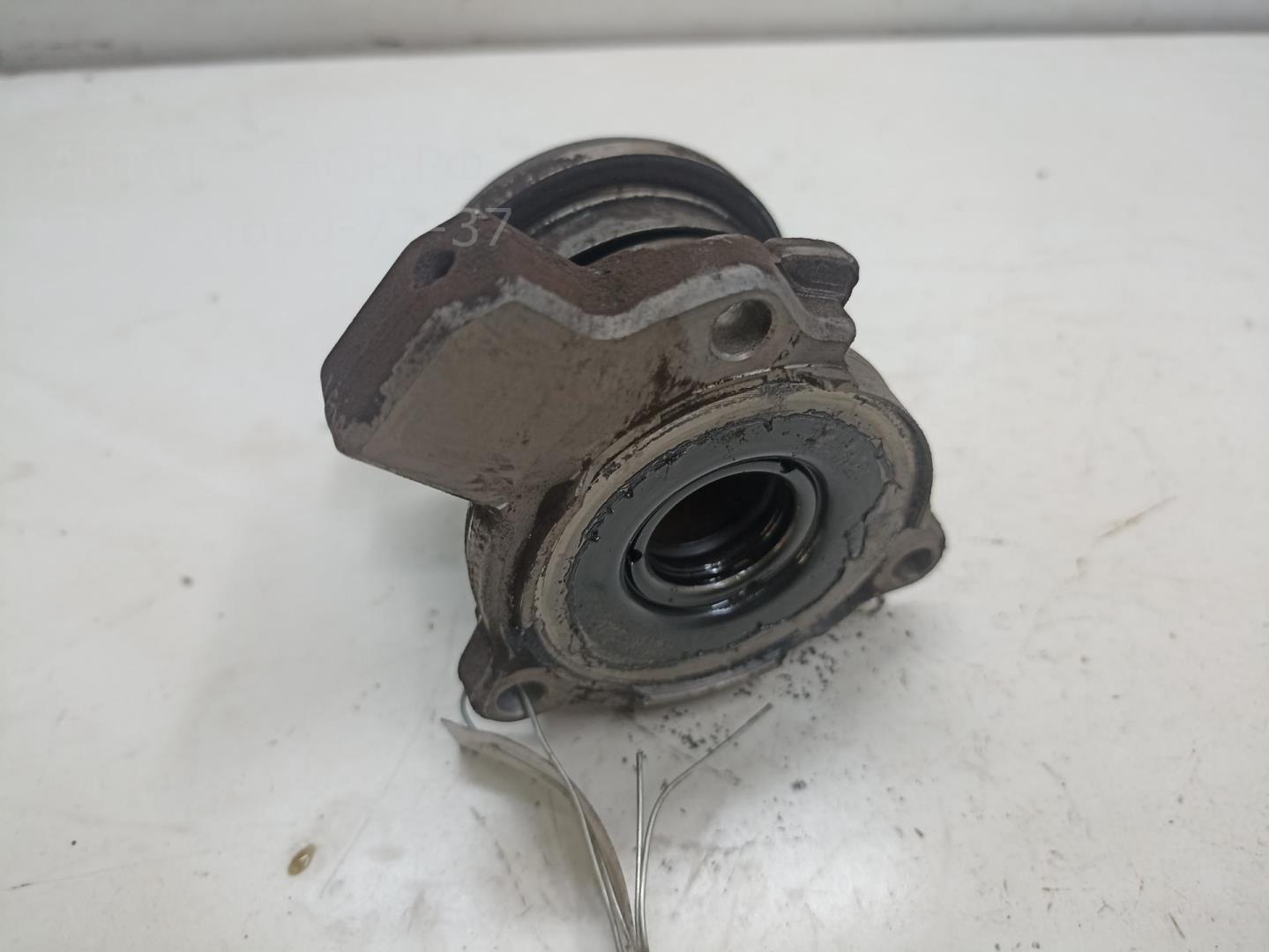 Цилиндр сцепления рабочий