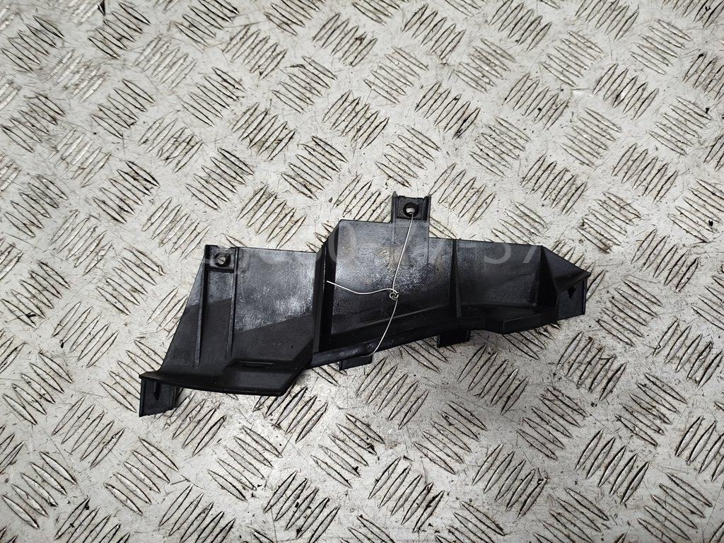 Кронштейн фар правый