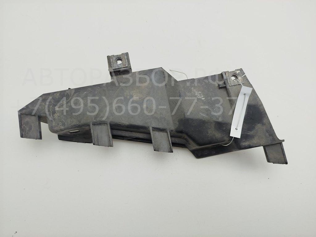 Кронштейн фар правый