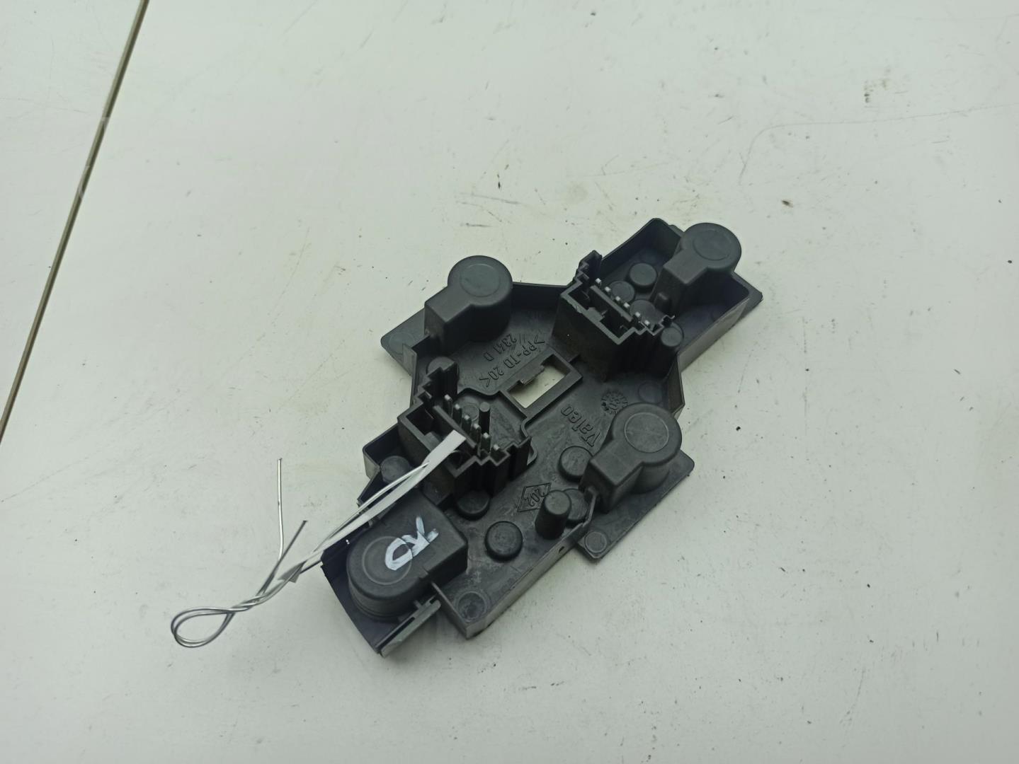 Плата заднего фонаря правого