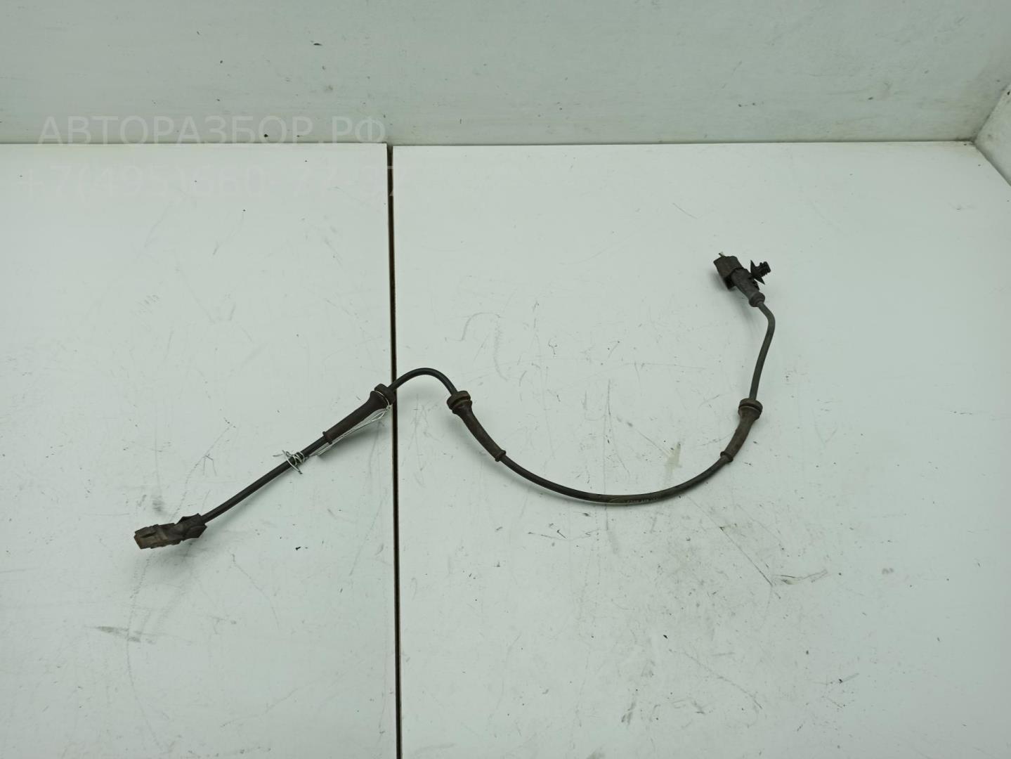 Датчик ABS передний