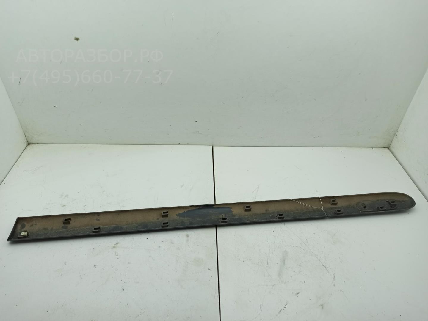 Накладка двери передней правой