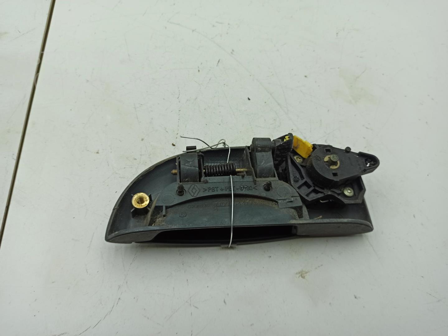 Ручка двери передней наружная правая