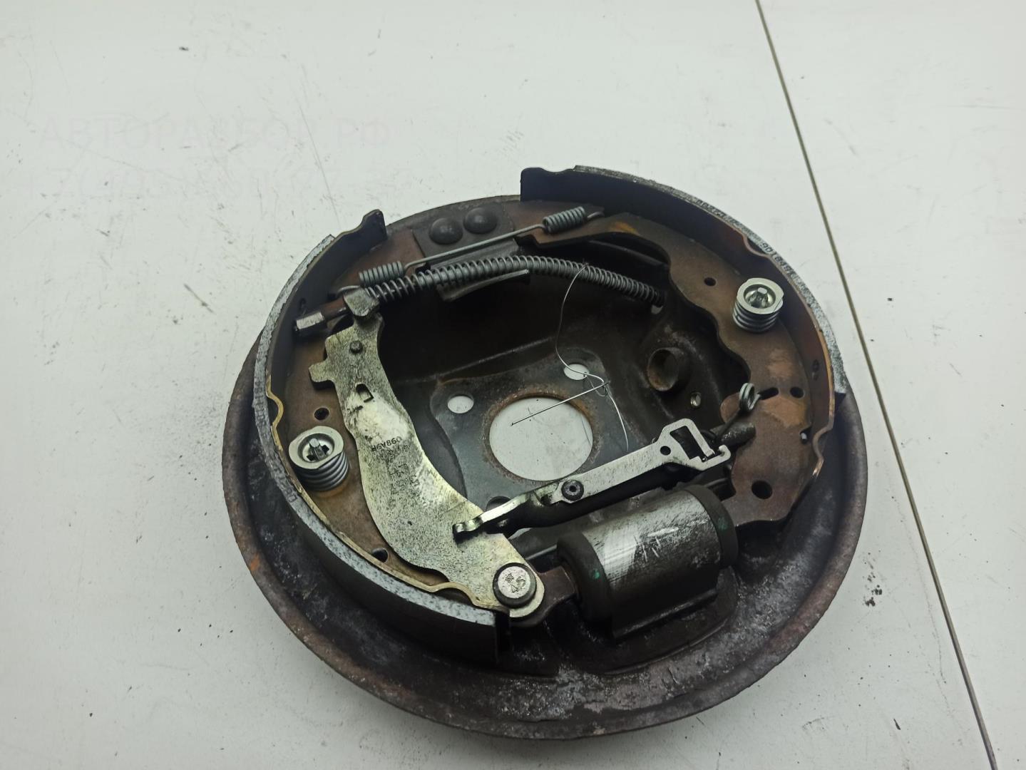 Щит опорный задний левый