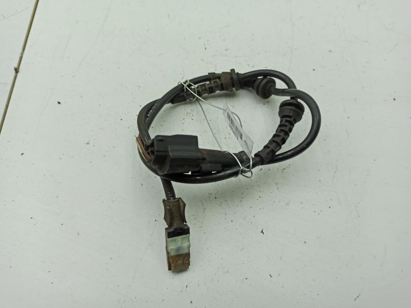 Датчик ABS передний