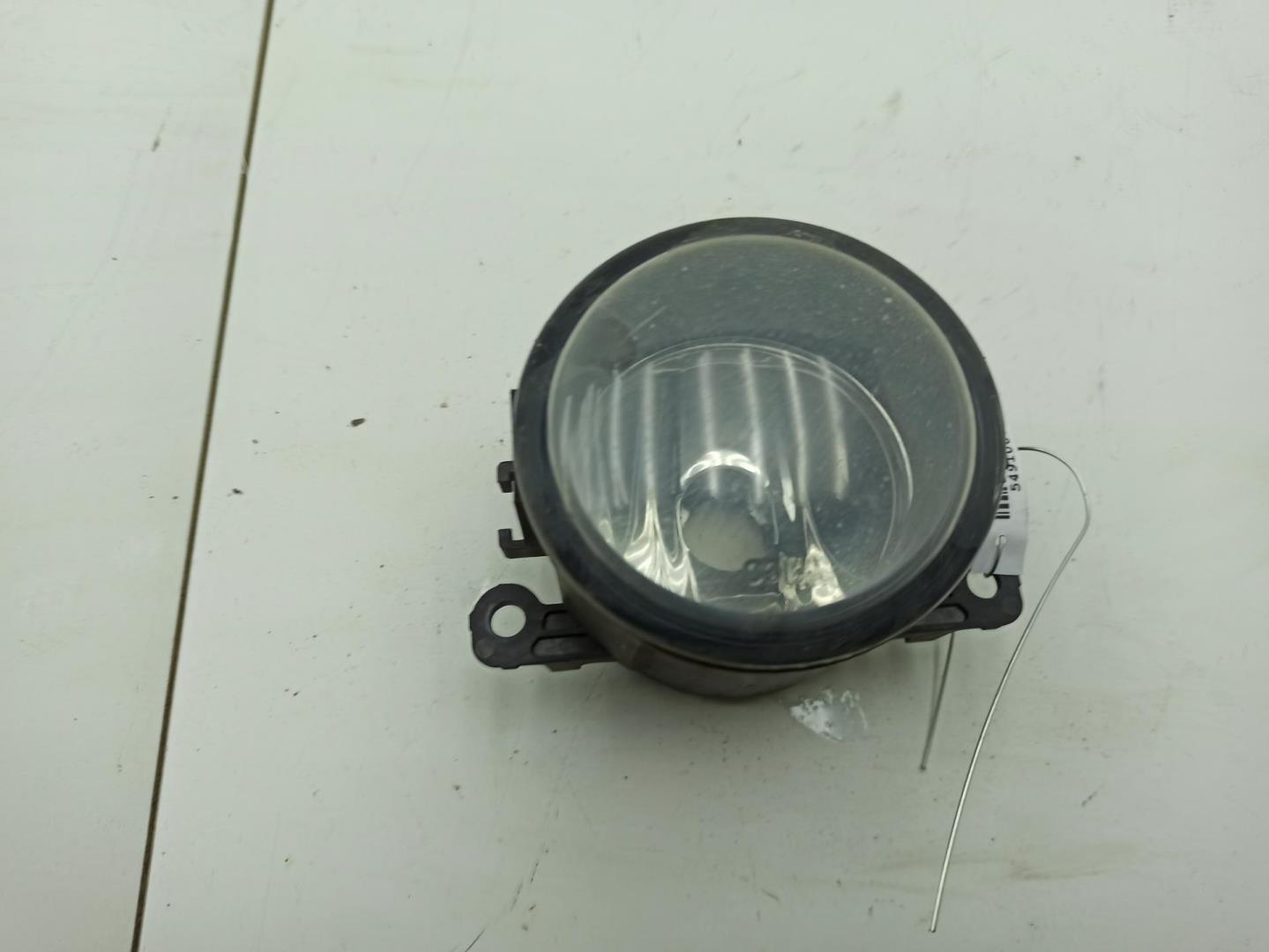 Фара противотуманная левая