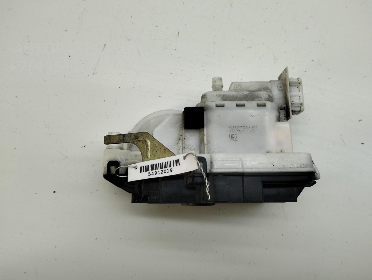 Замок двери передней правой