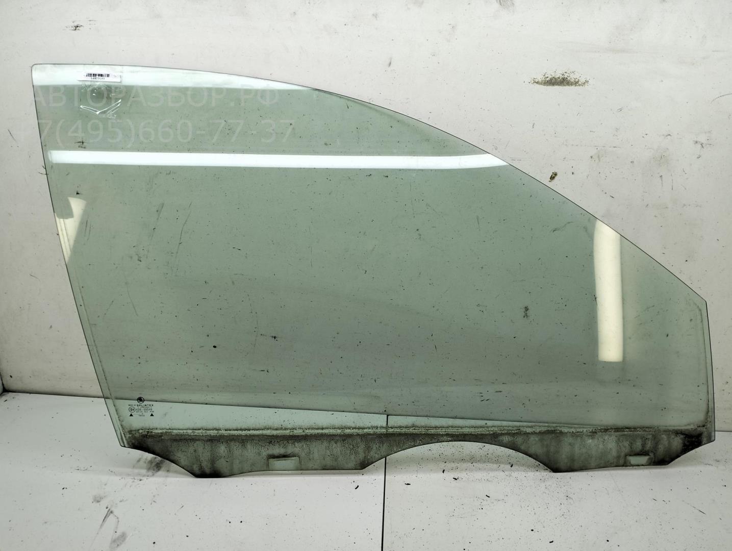 Стекло двери передней правой