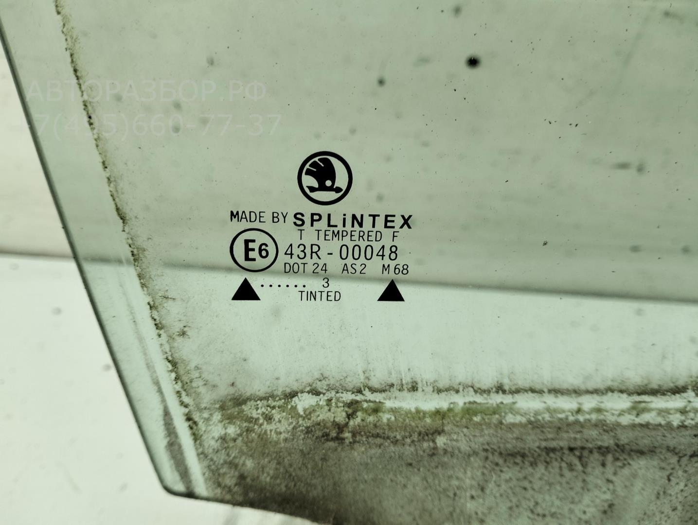 Стекло двери передней правой
