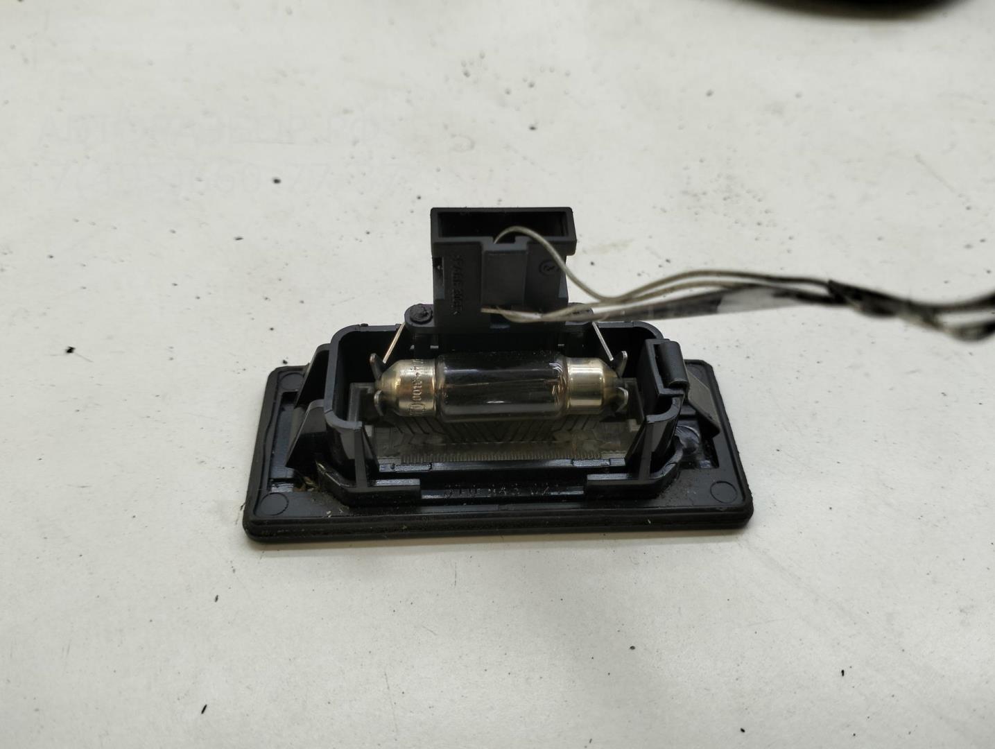 Фонарь подсветки номера