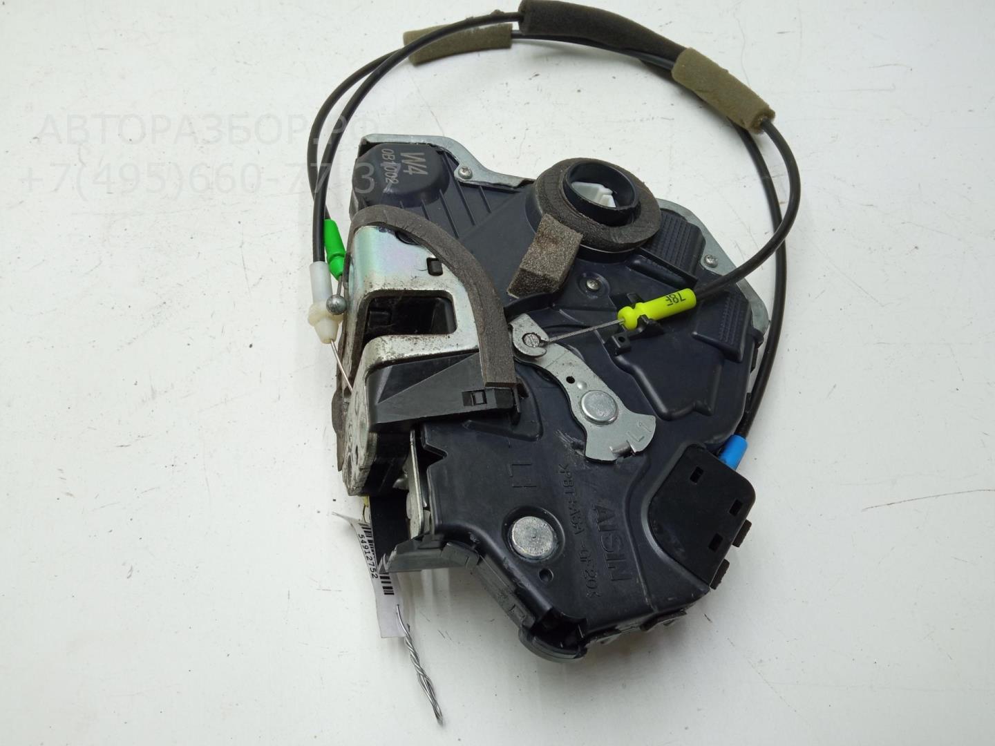 Замок двери передней левой