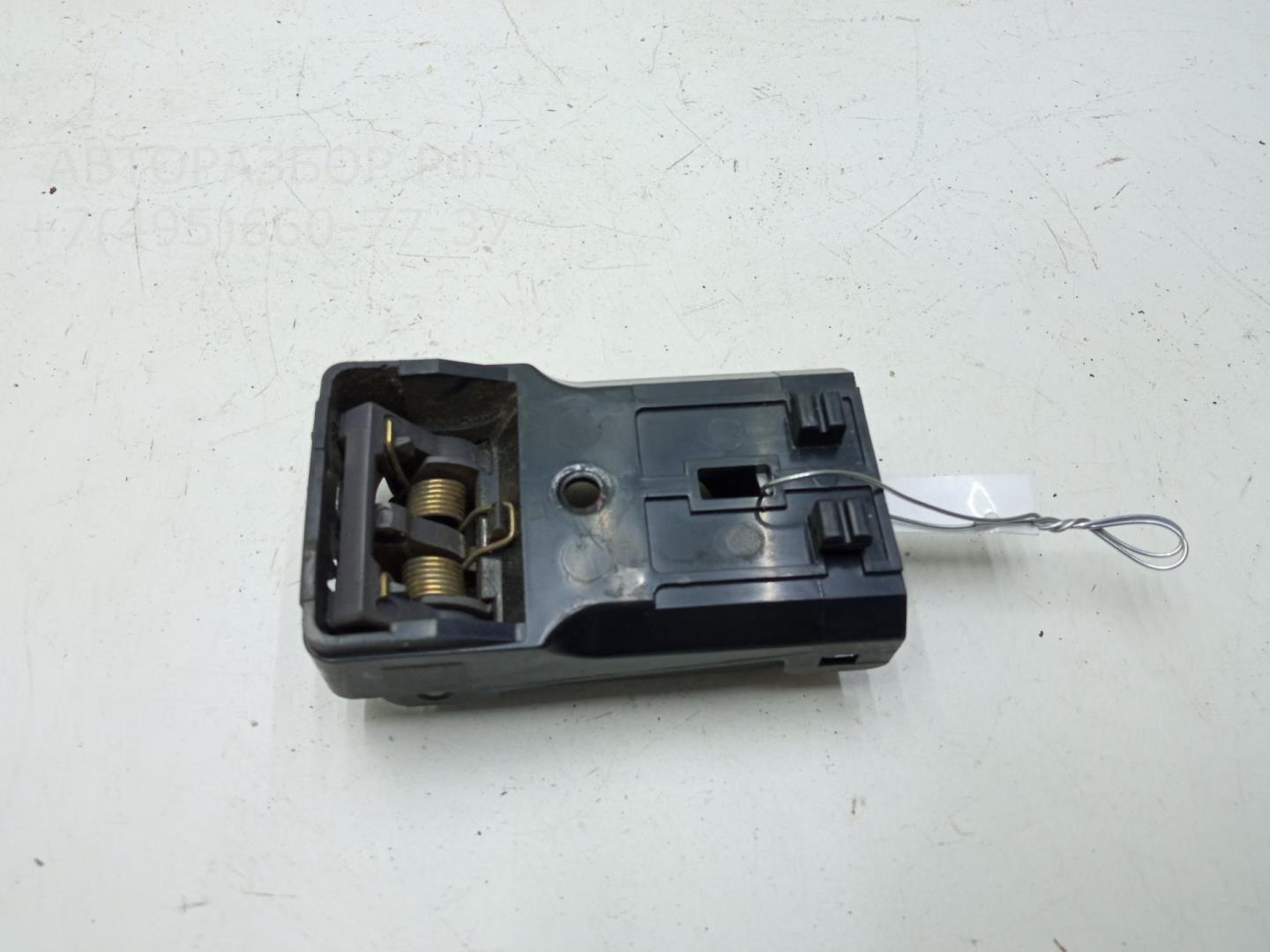 Ручка двери передней внутренняя левая