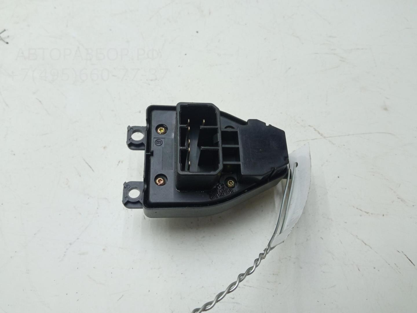 Кнопка регулировки зеркала