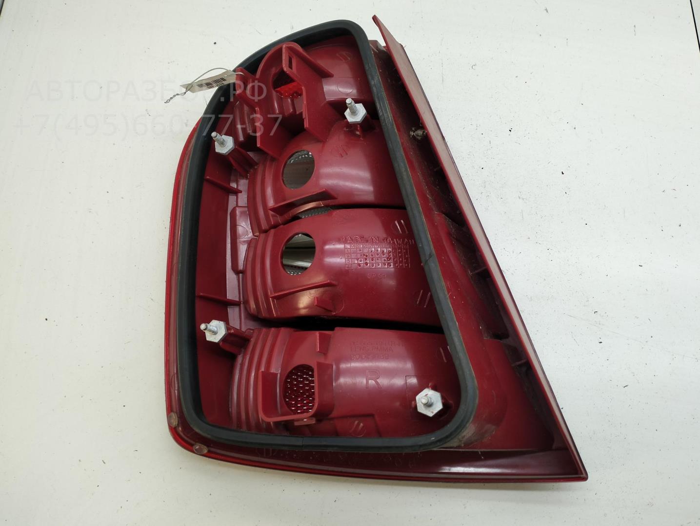 Фонарь задний правый