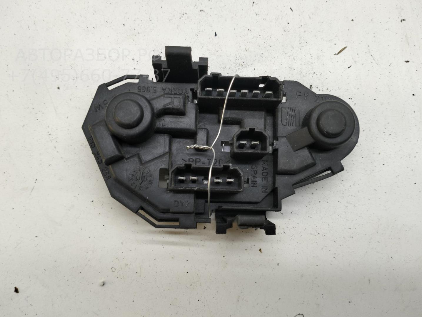 Плата заднего фонаря правого