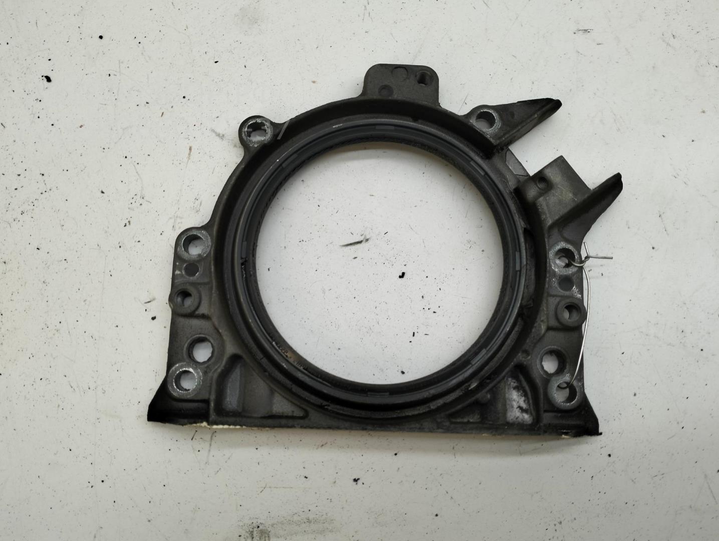 Крышка двигателя передняя