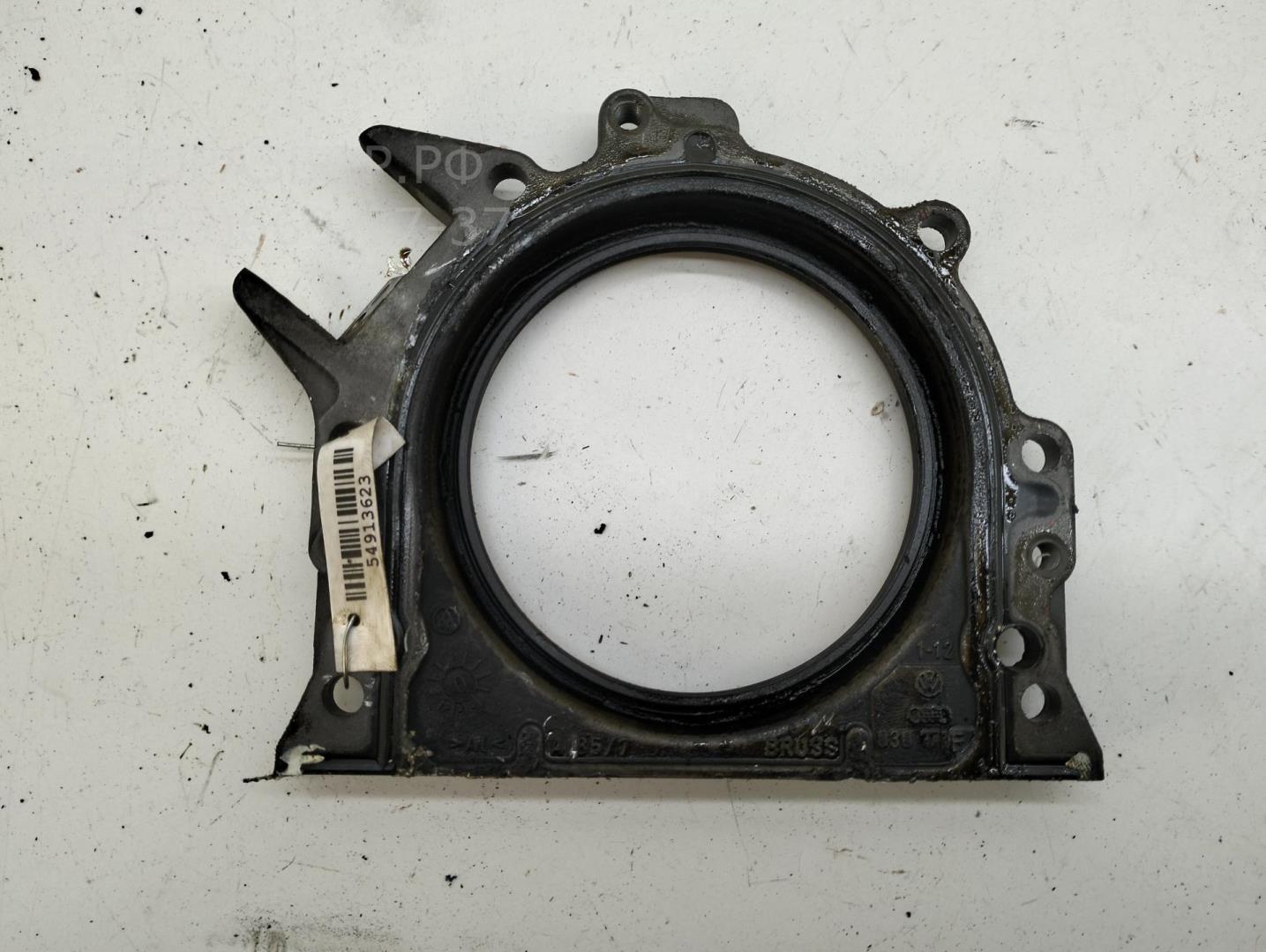 Крышка двигателя передняя