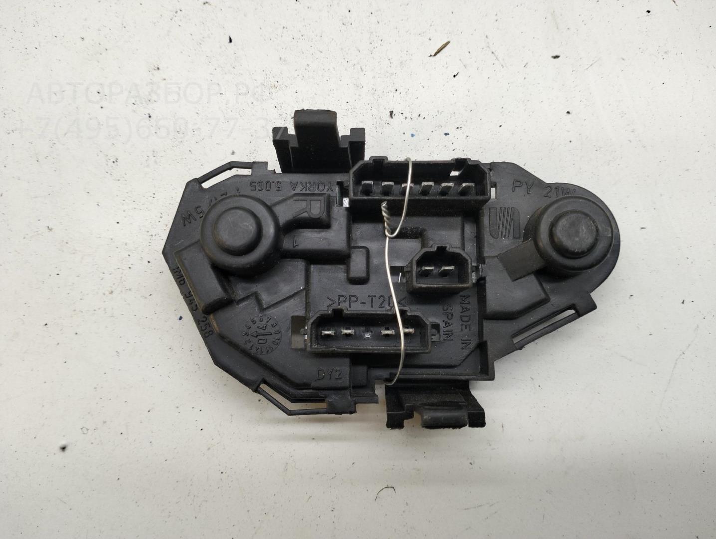 Плата заднего фонаря правого