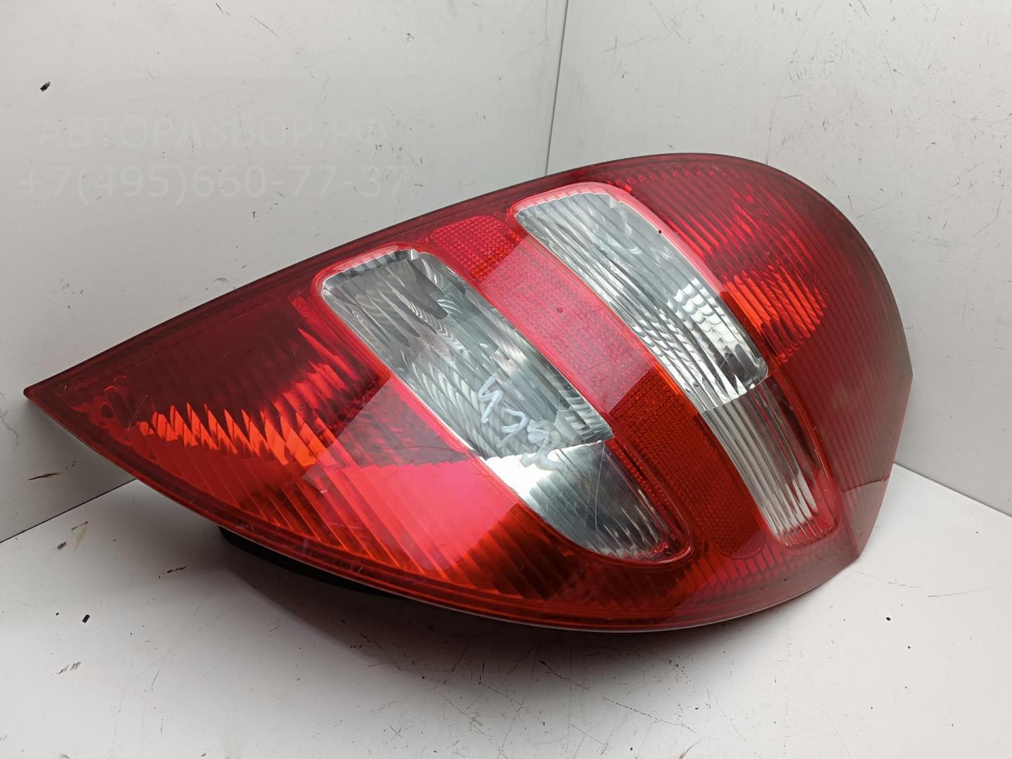 Фонарь задний правый