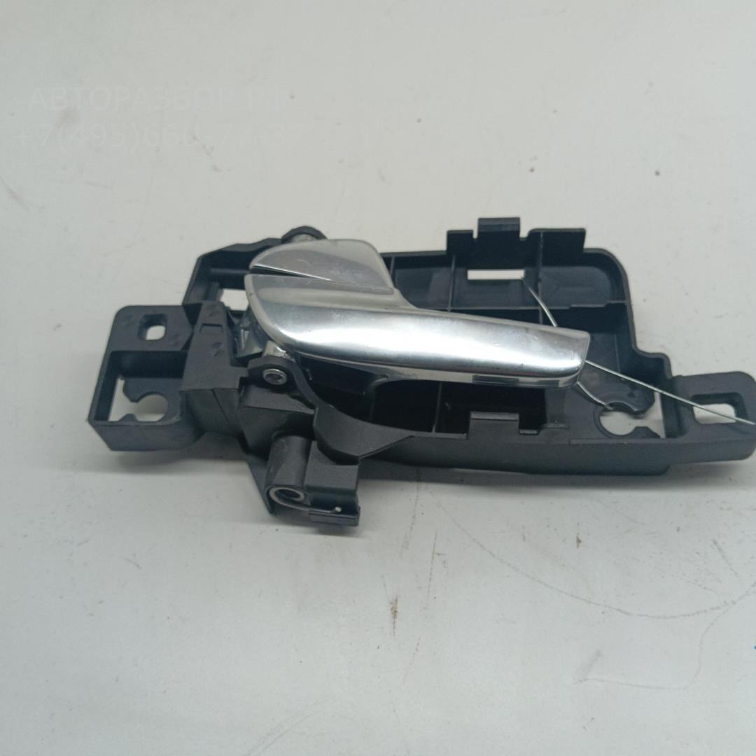 Ручка двери передней внутренняя левая