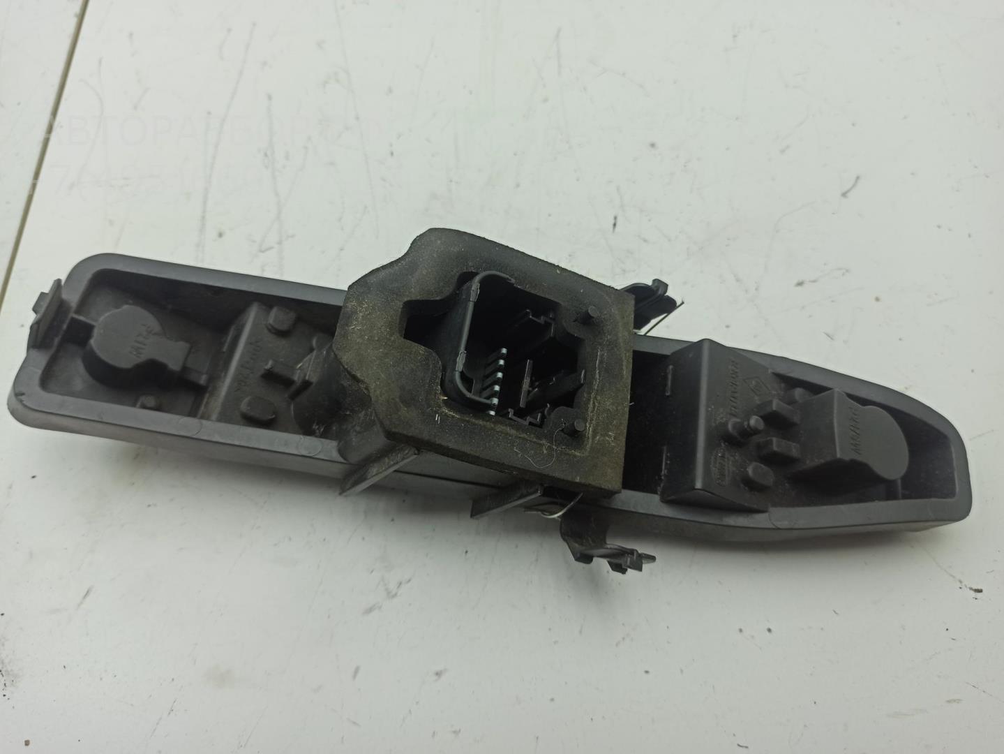 Плата заднего фонаря правого