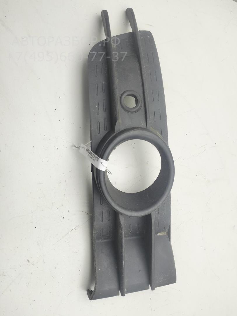 Рамка противотуманной фары правой