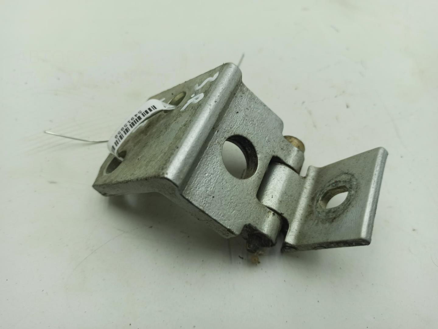 Петля двери