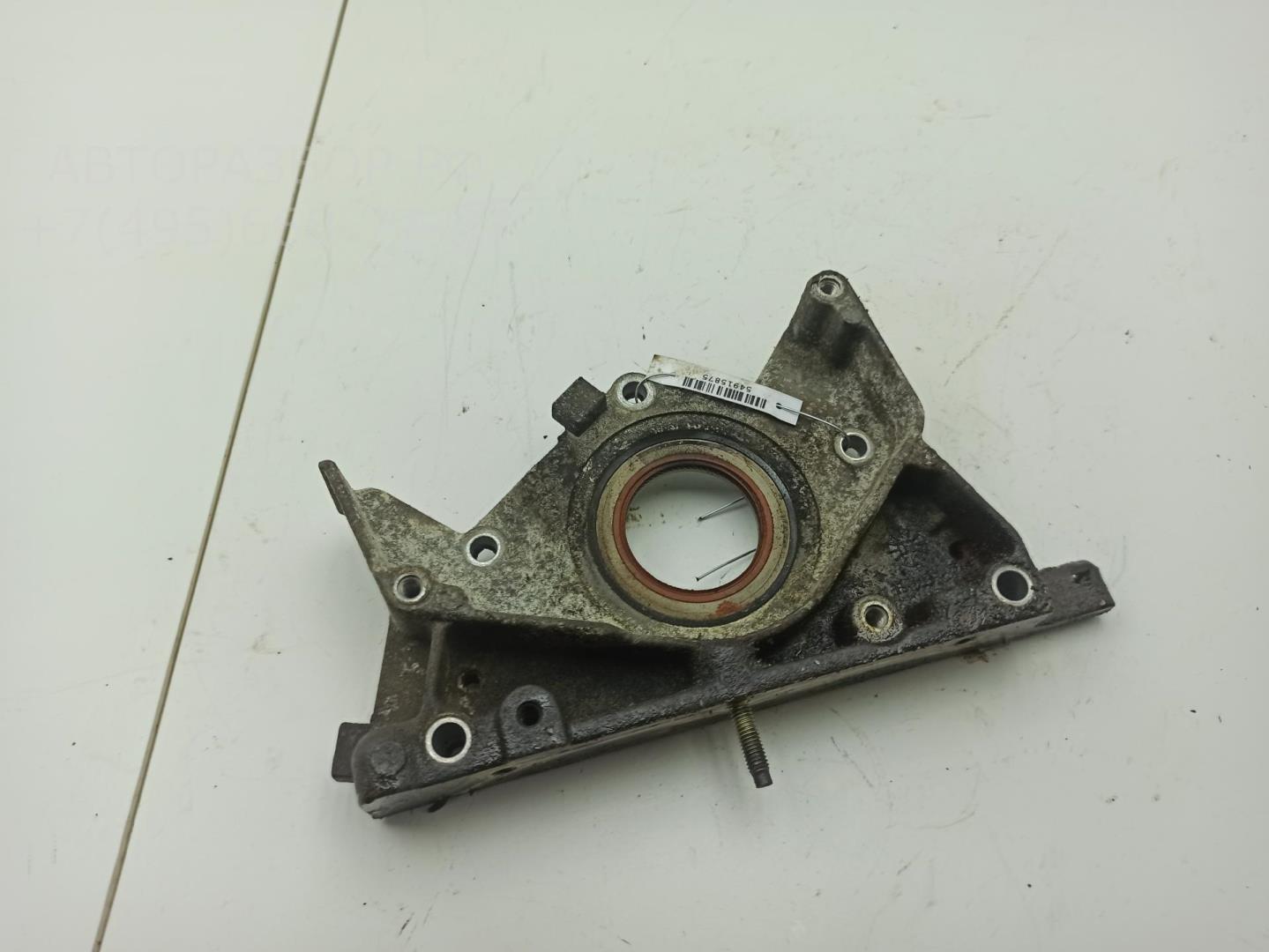 Крышка двигателя передняя