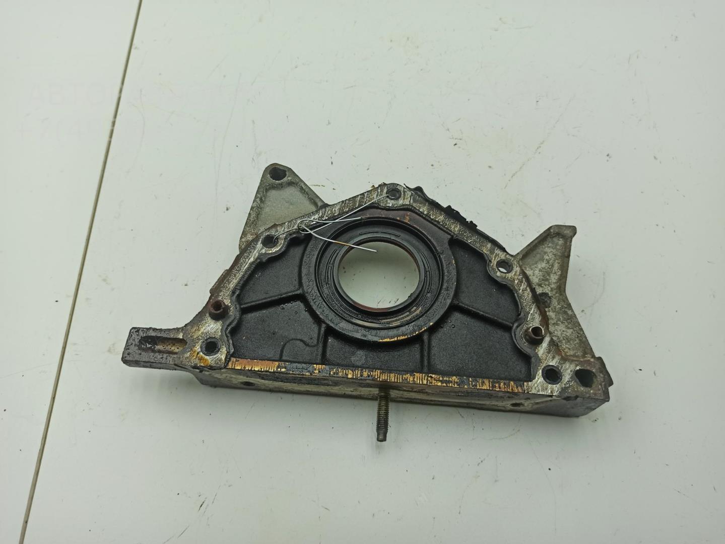 Крышка двигателя передняя