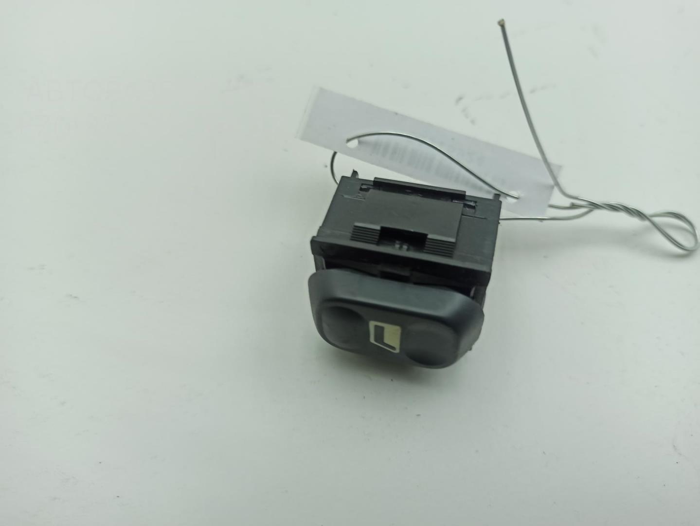 Кнопка стеклоподъемника