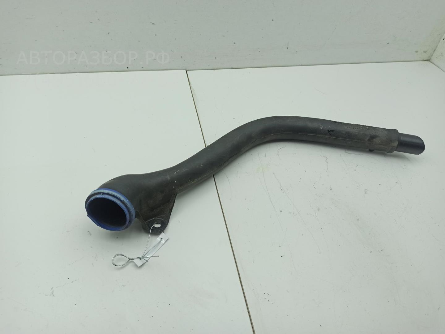 Горловина бачка омывателя