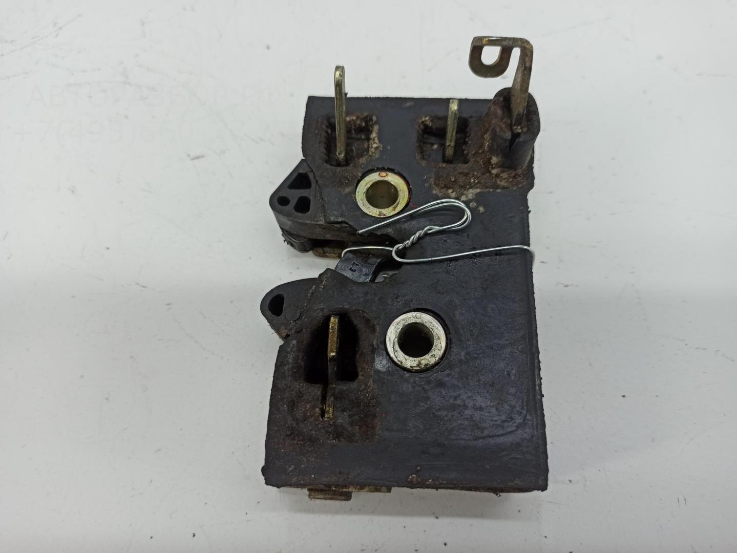 Замок двери задней левой