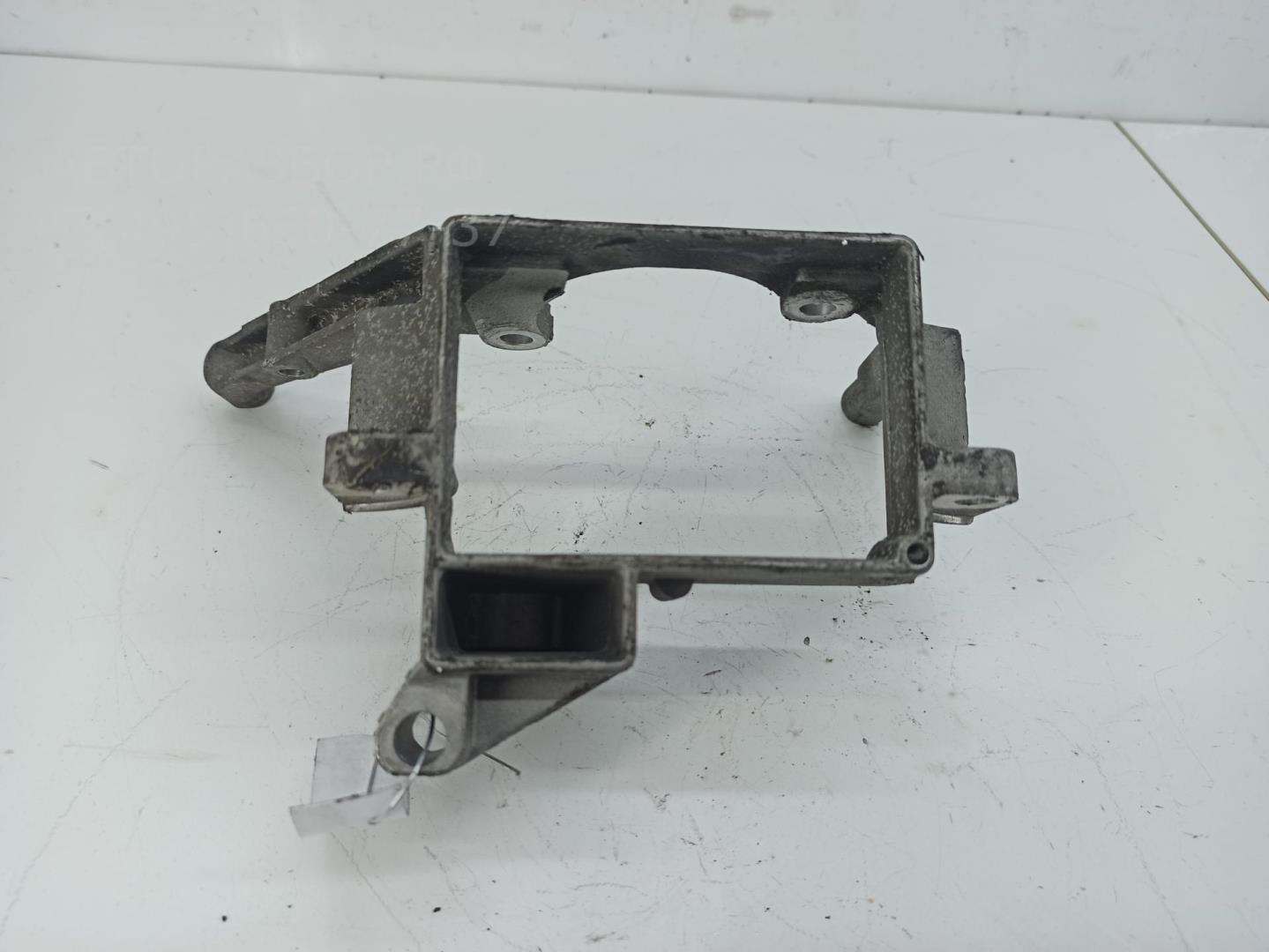 Кронштейн ГУР