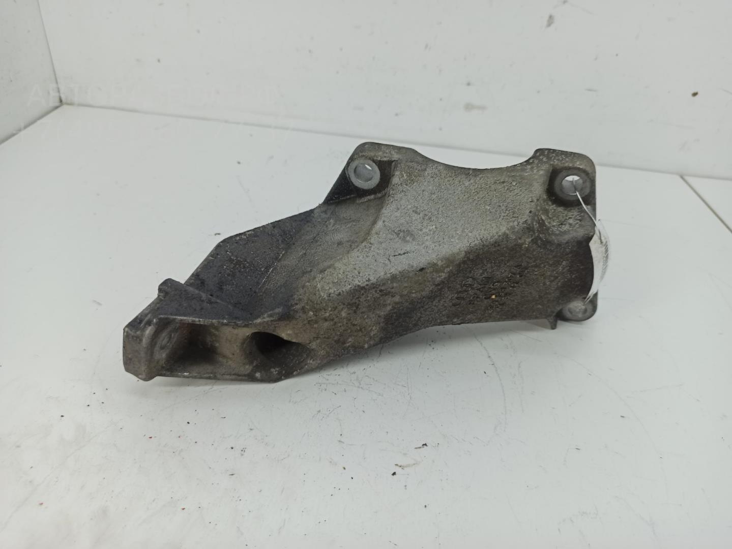 Опора двигателя