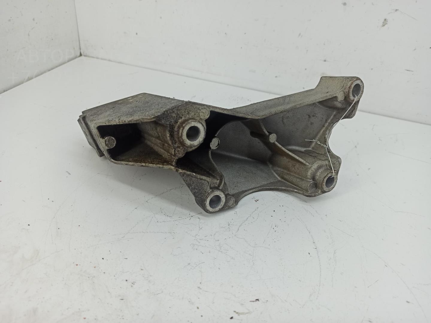 Опора двигателя