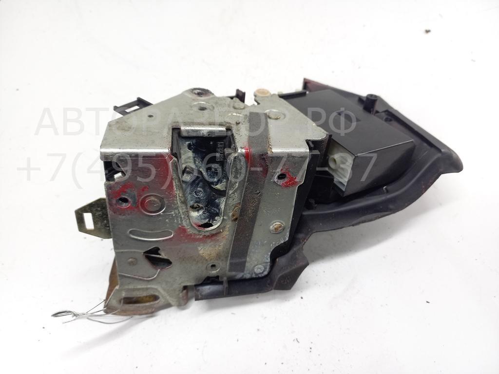 Замок двери передней правой