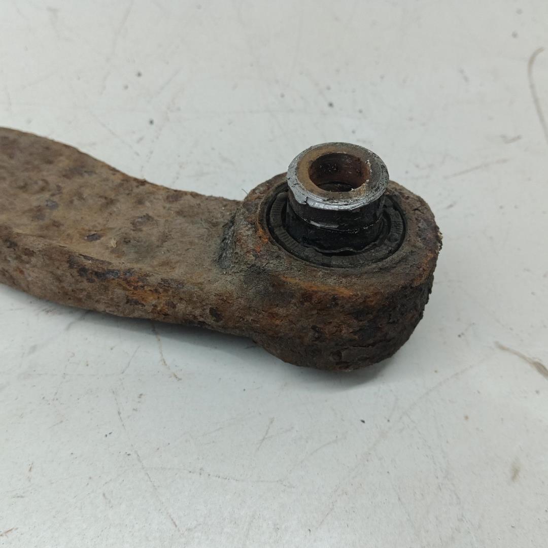 Рычаг задний левый